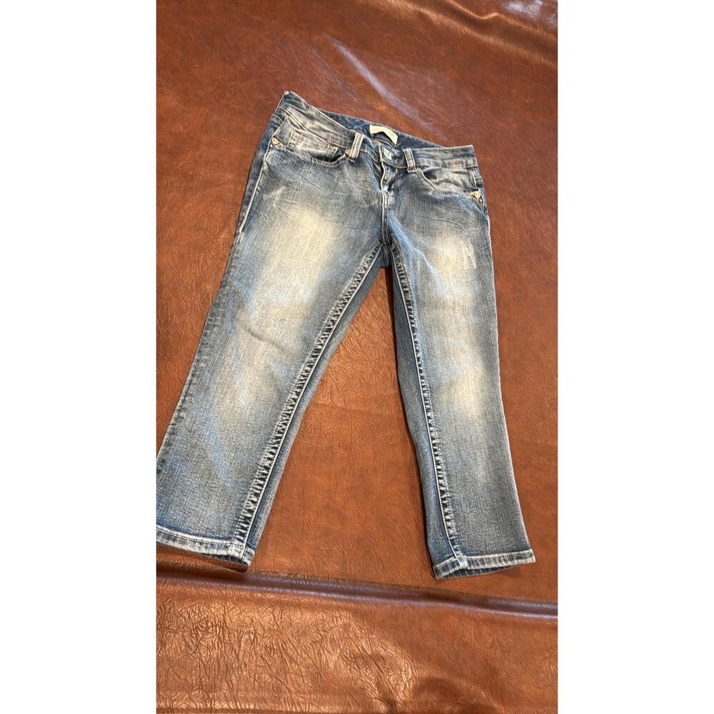 Seven7 womans capris size 4